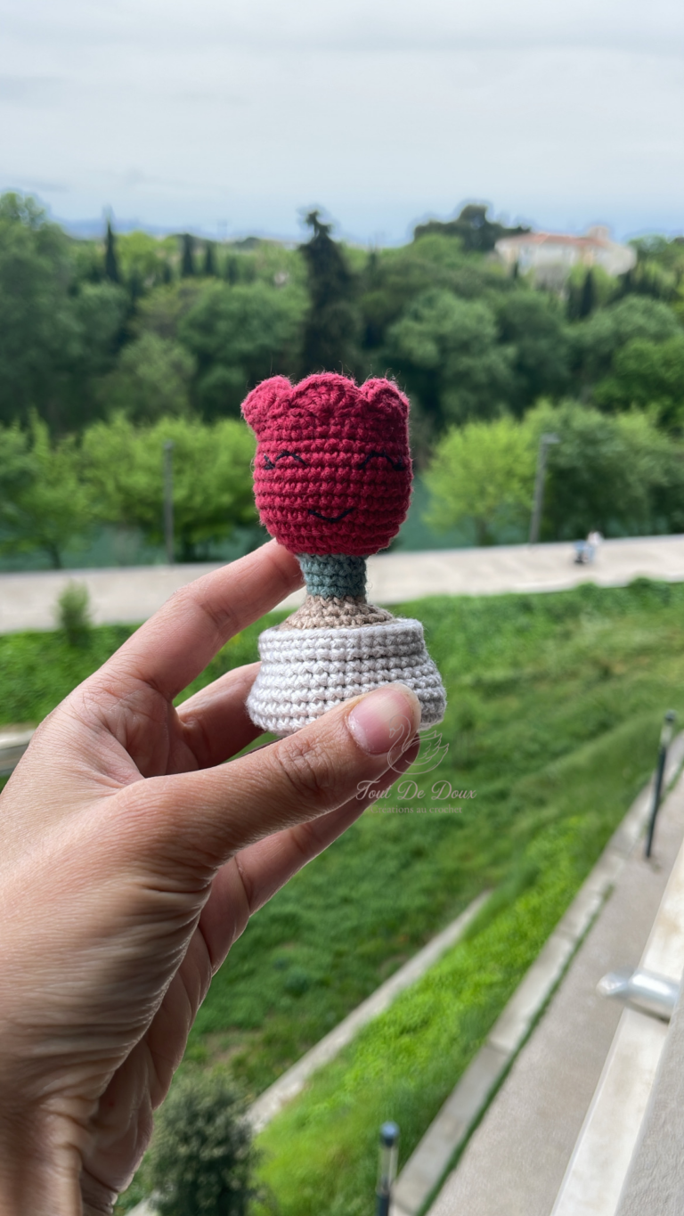 Patron gratuit : la petite tulipe au crochet